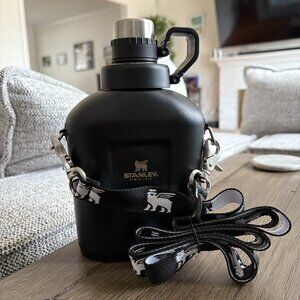 NEW/NEVER USED Black Stanley Canteen with Carrying Strap
